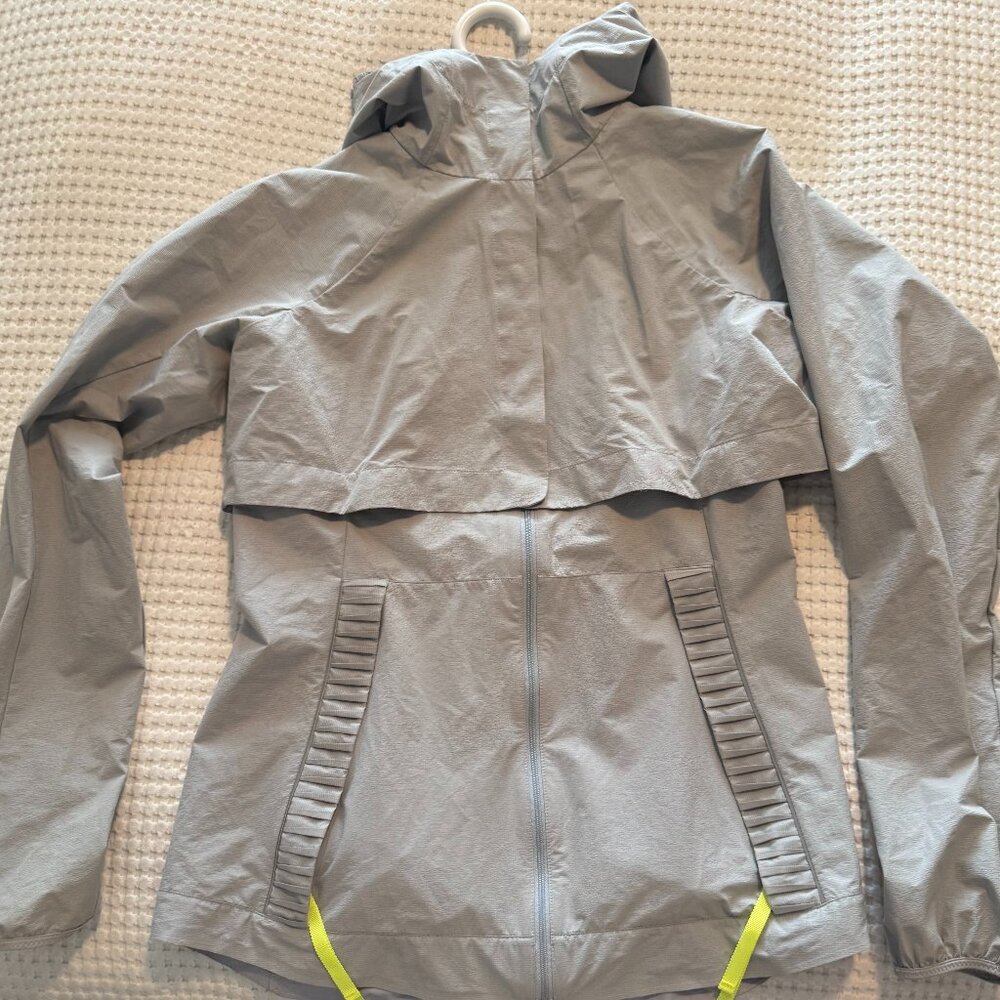 Lululemon Jacket - Converts to a vest. Lightweight Size 8 but fits like a Size 6